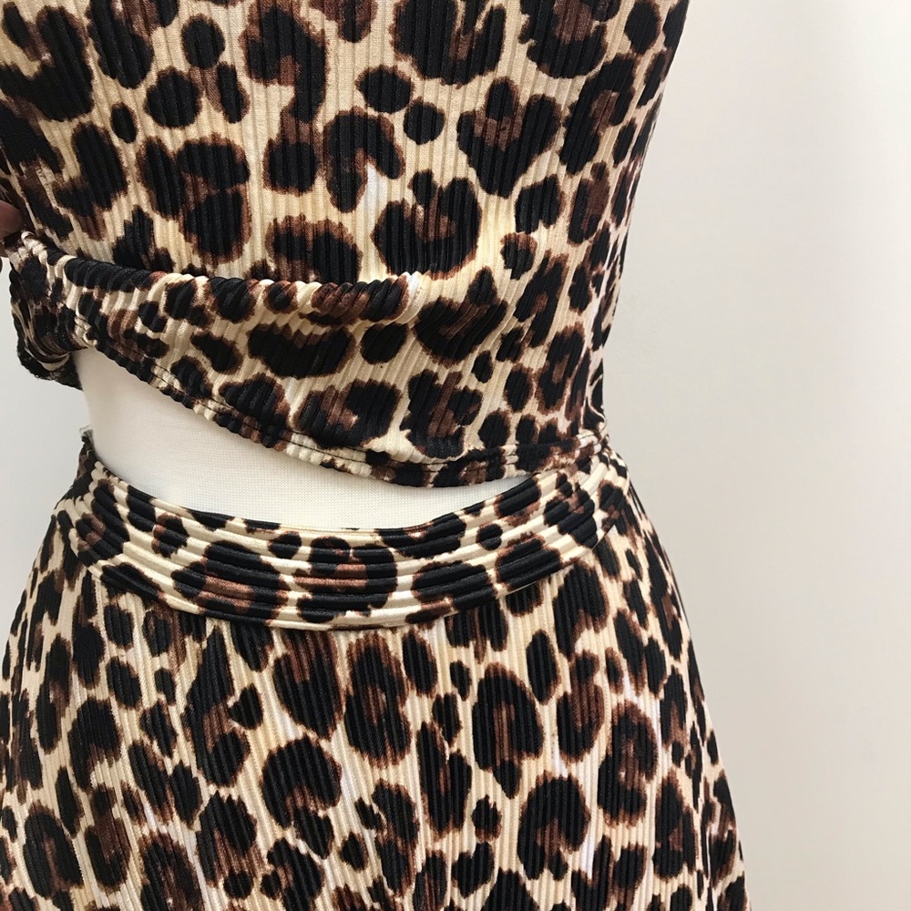🐆Leopard print set!! 🐆 - Picture 3 of 5